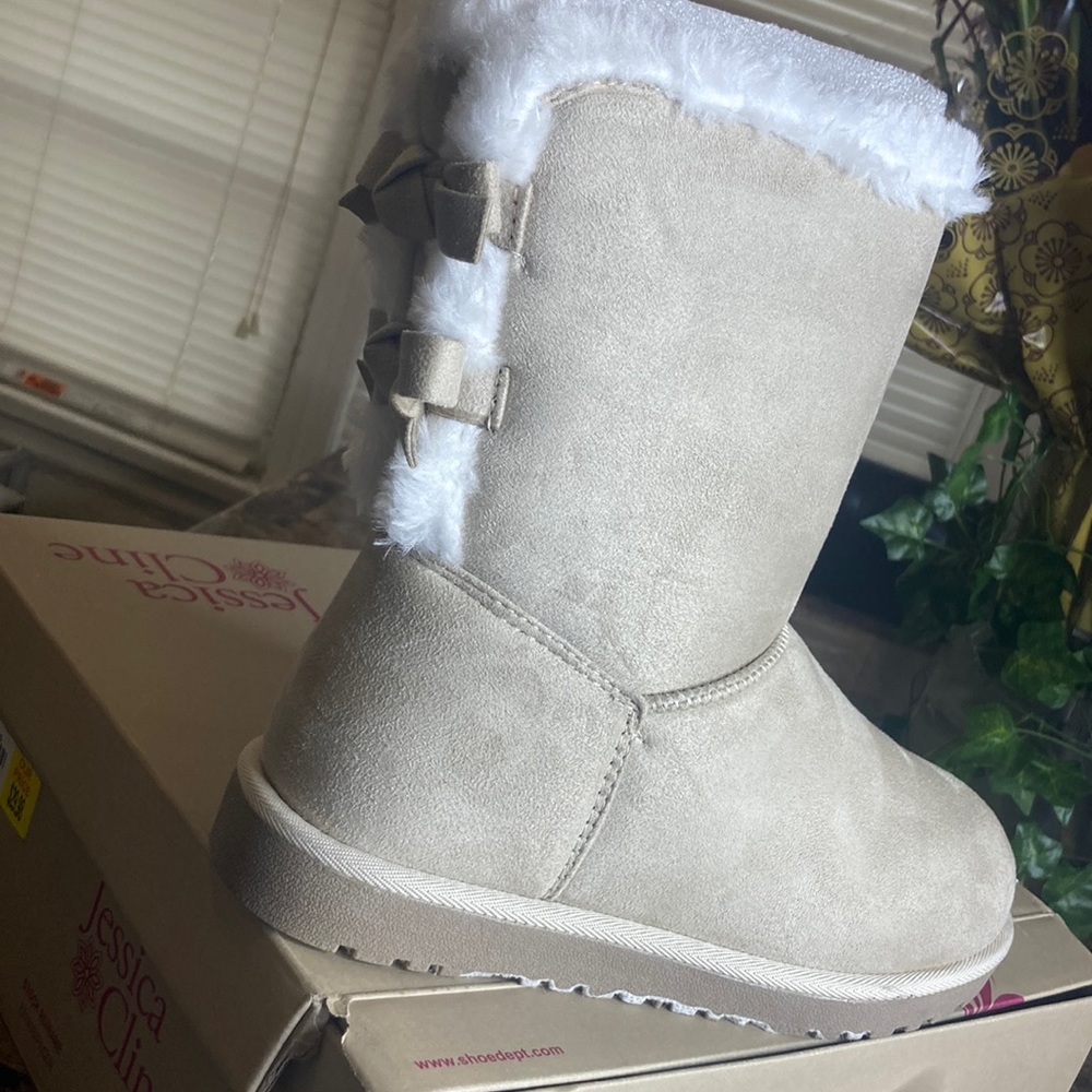 New Jessica Cline Winter boots